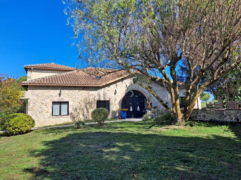 Maison - 297 m² - 7 pièces