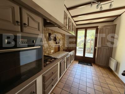 Maison traditionnelle - 132 m² - 6 pièces