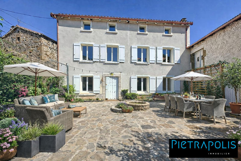 Maison ancienne - 235 m² - 4 pièces