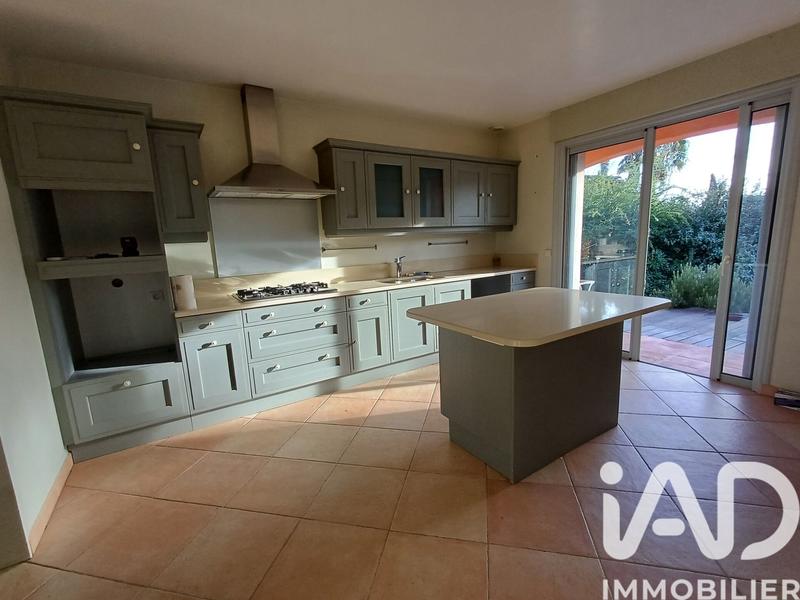 Maison - 200 m² - 7 pièces