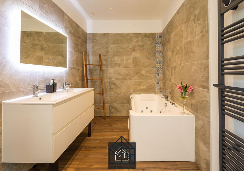 Maison - 160 m² - 5 pièces