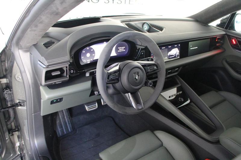 Porsche Macan Electrique Turbo 639 ch