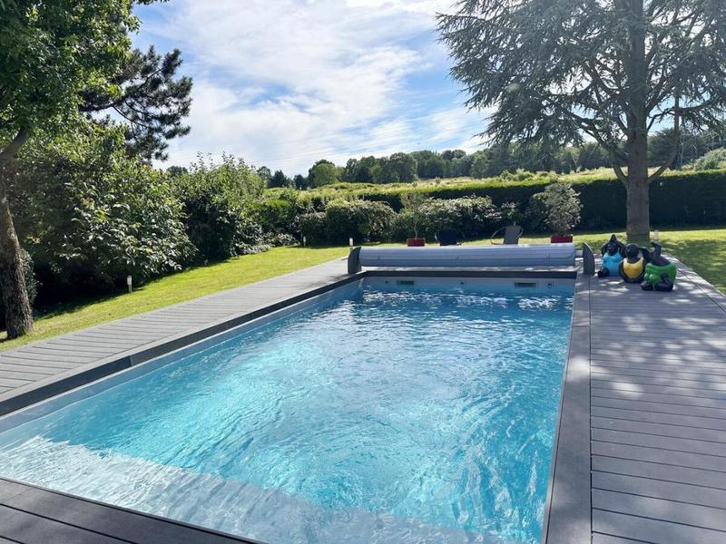 Maison - 210 m² - 9 pièces