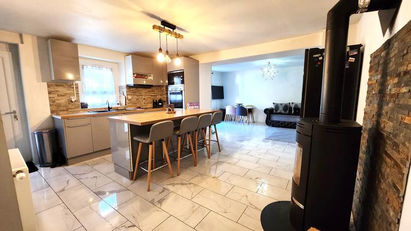 Maison - 200 m² - 8 pièces