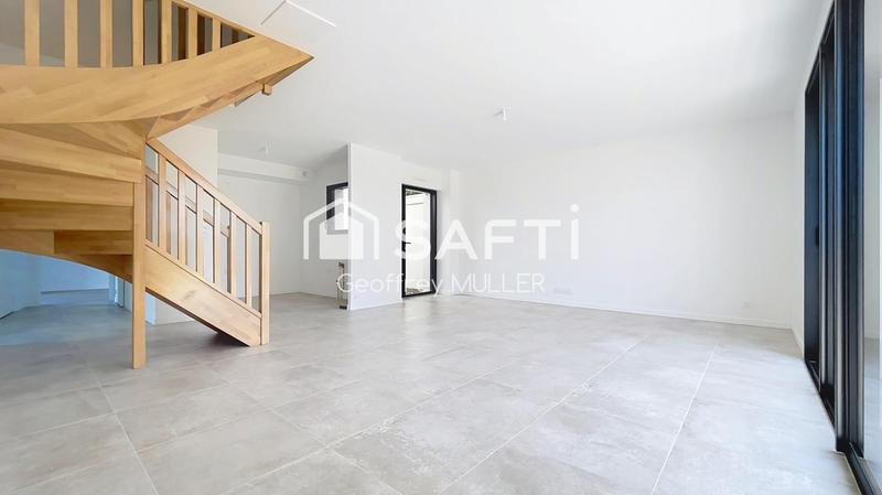 Maison - 105 m² - 5 pièces