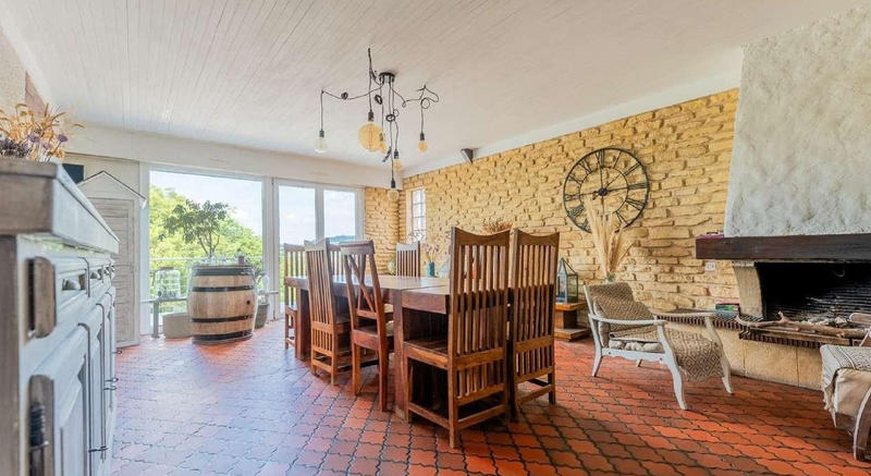 Appartement - 152 m² - 6 pièces