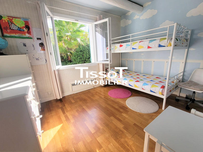 Villa - 243 m² - 11 pièces