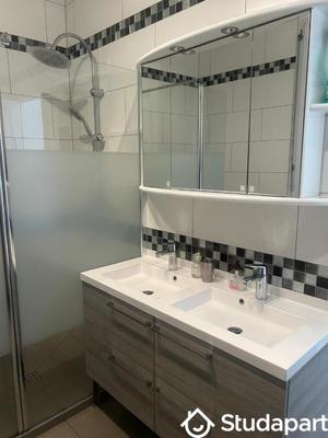 Chambre - 13 m² - 1 pièce