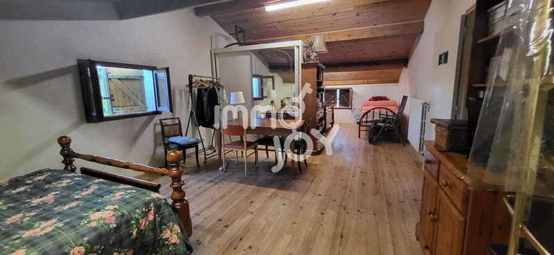 Maison - 180 m² - 5 pièces