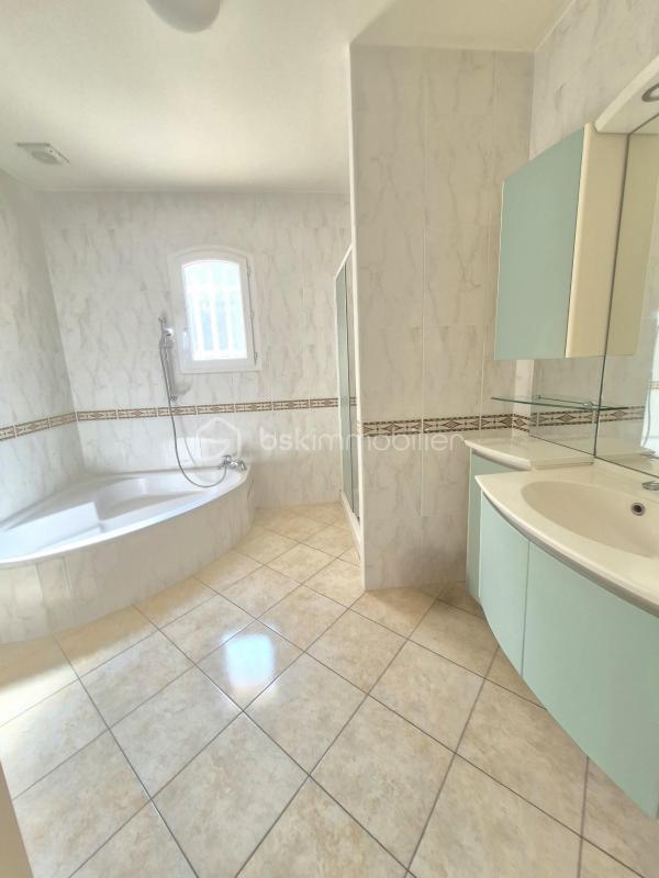 Maison - 253 m² - 10 pièces