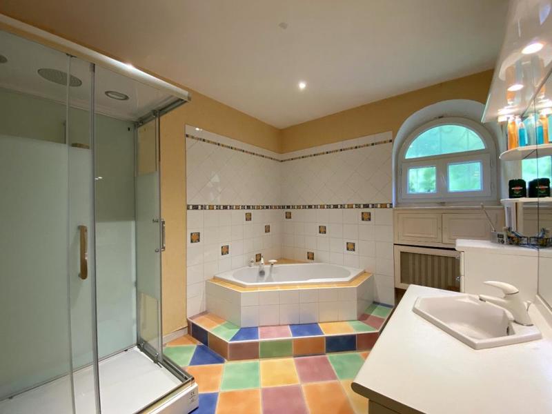 Maison - 230 m² - 7 pièces