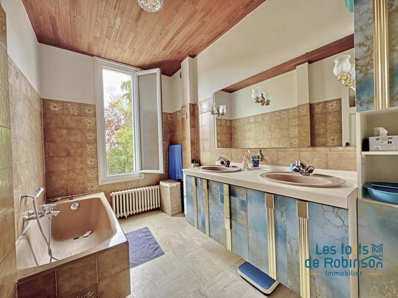 Maison de ville - 240 m² - 10 pièces