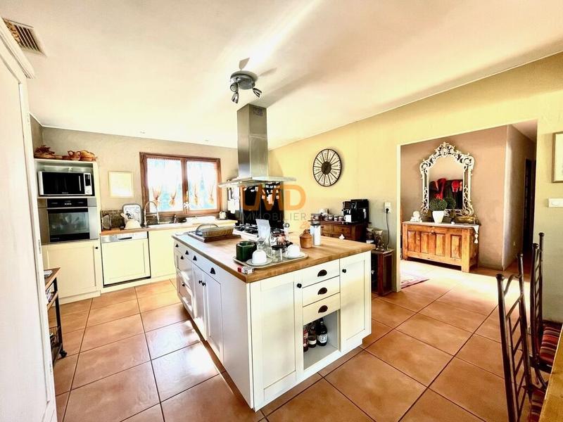 Propriété - 155 m² - 5 pièces