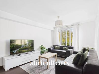 Appartement - 90 m² - 4 pièces