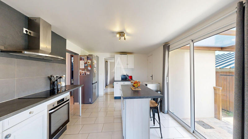 Maison - 95 m² - 5 pièces