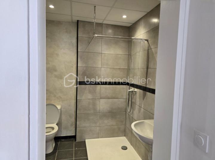 Immeuble - 1 700 m² - 45 pièces