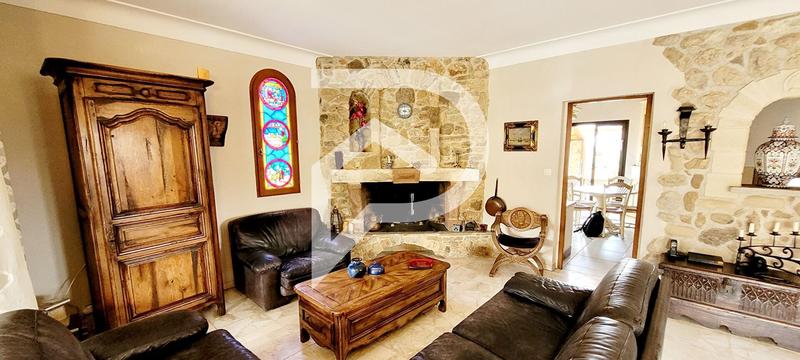 Demeure - 259 m² - 11 pièces