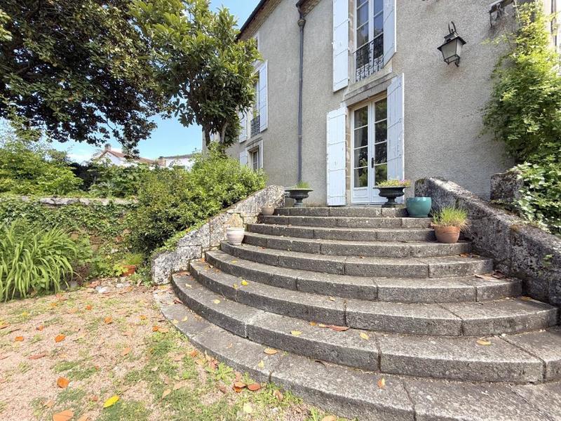 Maison de maîtres - 372 m² - 10 pièces