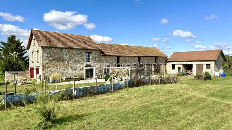 Corps de ferme - 200 m² - 8 pièces