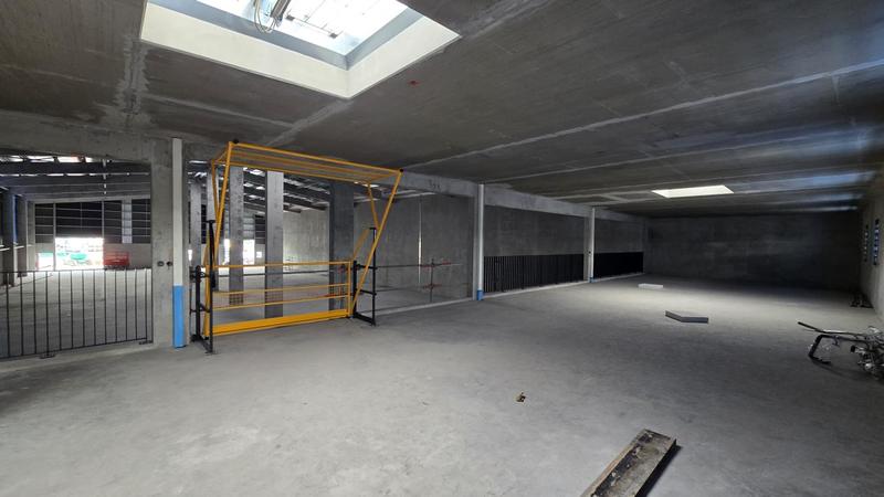 Entrepôt - 1 821 m²