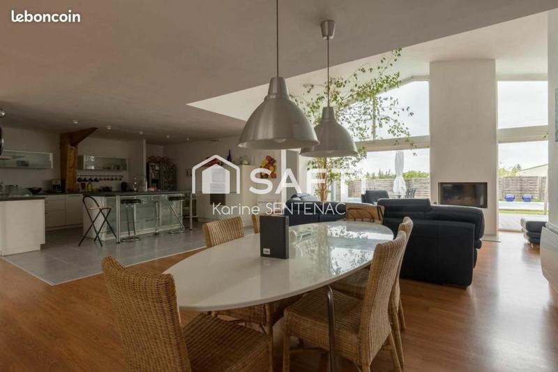 Loft - 175 m² - 5 pièces