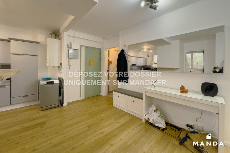 Chambre - 10 m² - 6 pièces