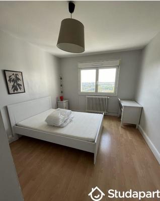Chambre - 12 m² - 1 pièce