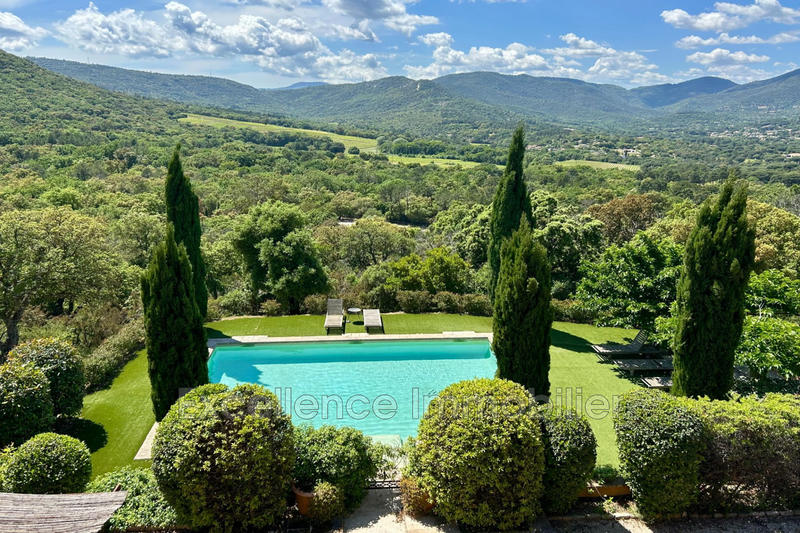 Propriété - 300 m² - 10 pièces