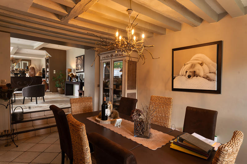 Maison - 250 m² - 7 pièces