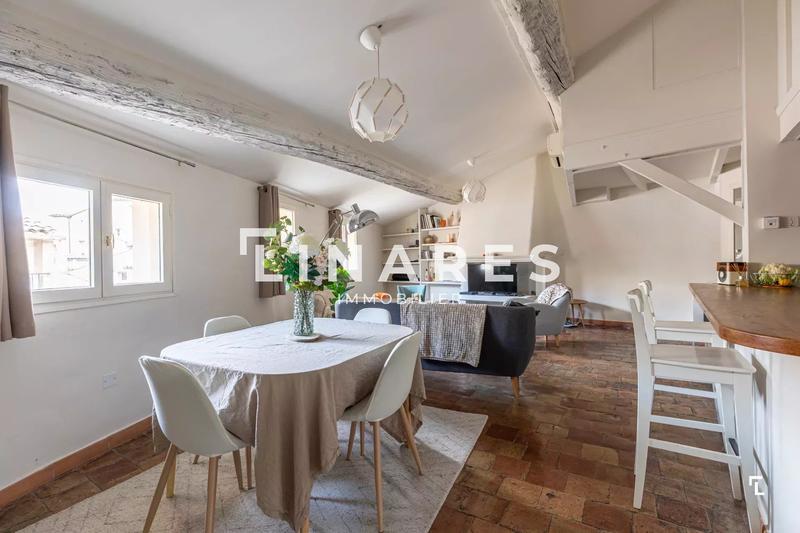 Immeuble - 136 m² - 7 pièces