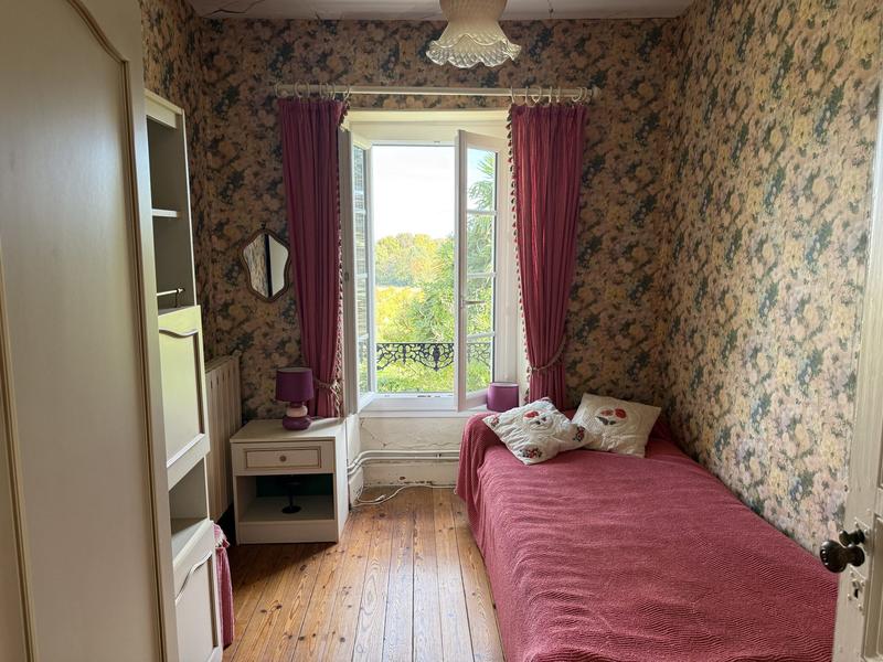 Maison - 338 m² - 11 pièces