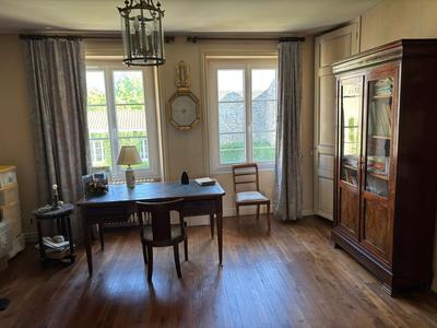 Maison - 377 m² - 14 pièces