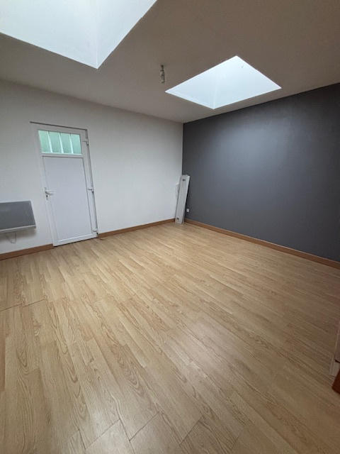 Local commercial - 90 m² - 3 pièces