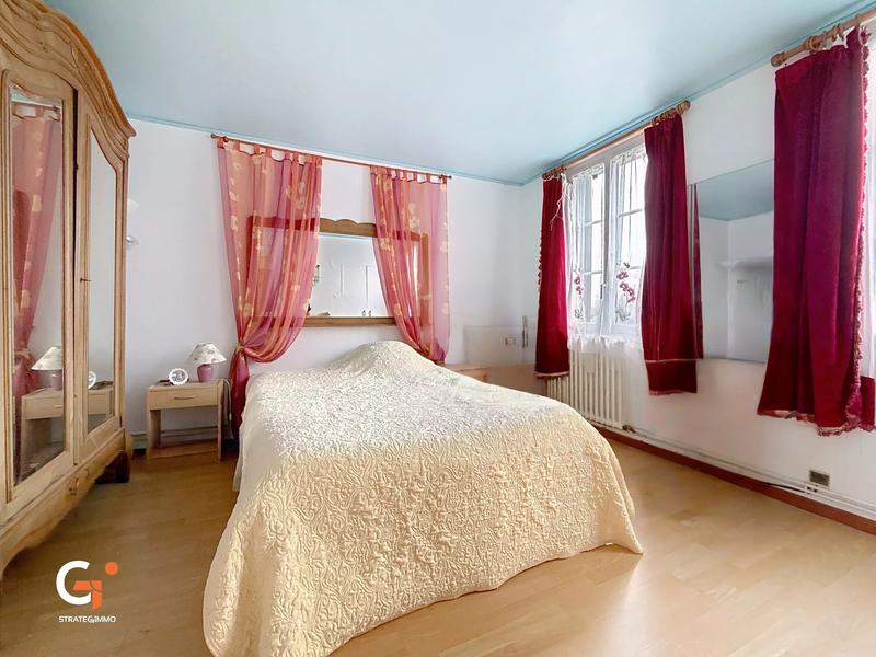 Maison - 140 m² - 9 pièces