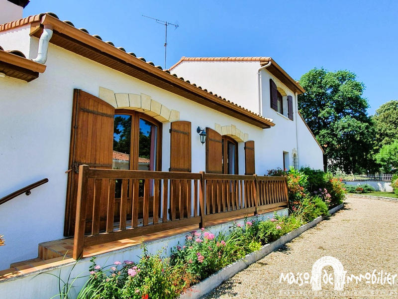 Maison - 161 m² - 6 pièces