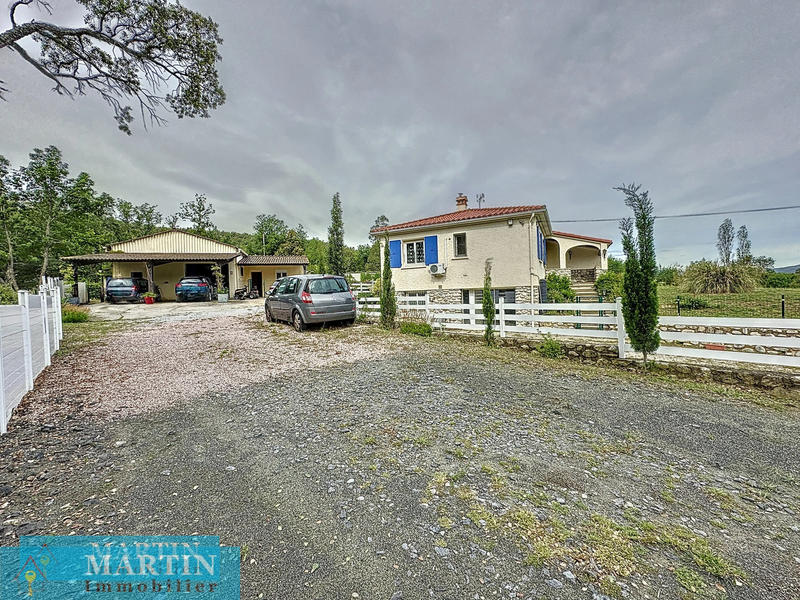 Villa - 176 m² - 8 pièces