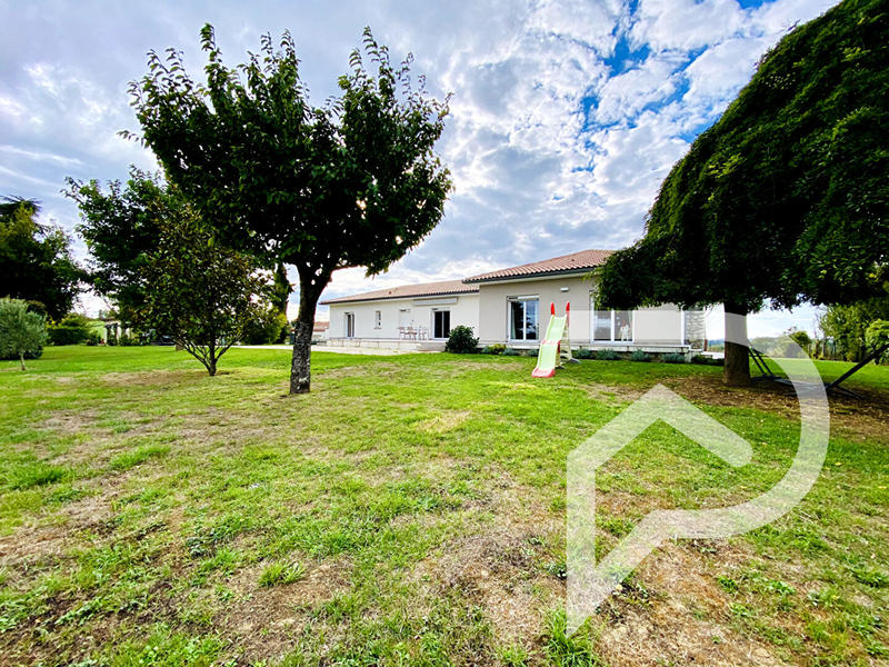 Maison - 205 m² - 8 pièces