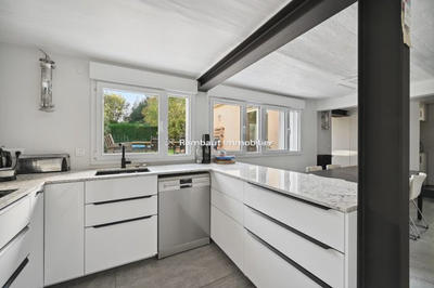 Maison - 180 m² - 7 pièces