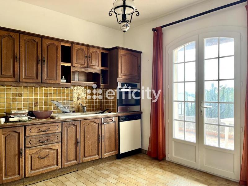 Maison - 210 m² - 7 pièces