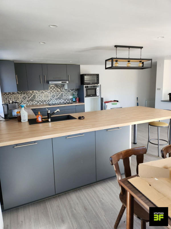 Local d'activités - 585 m²