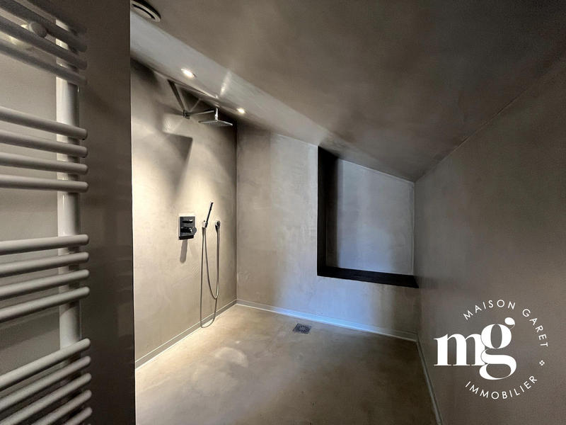 Villa - 200 m² - 7 pièces