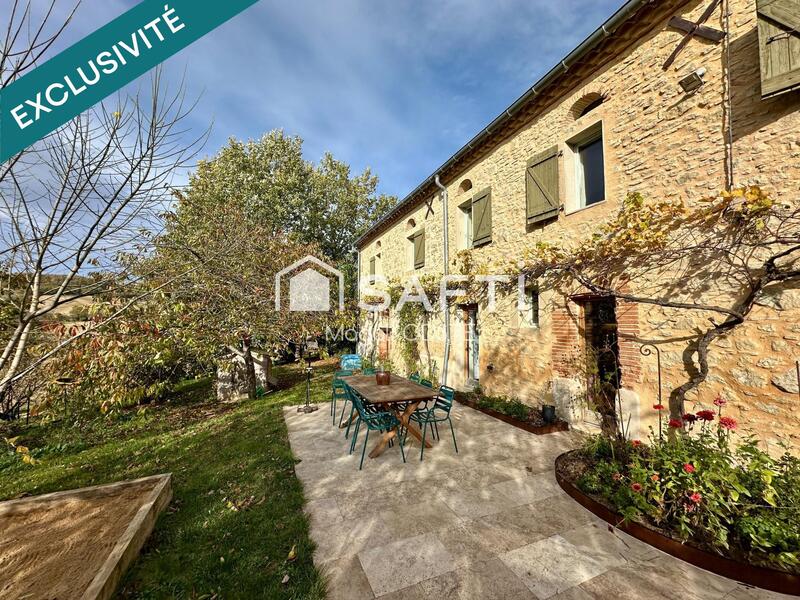 Maison - 271 m² - 9 pièces