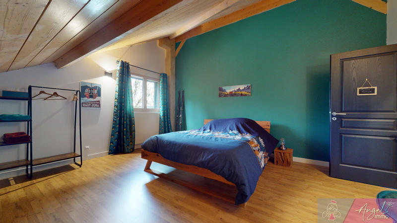 Maison - 382 m² - 14 pièces