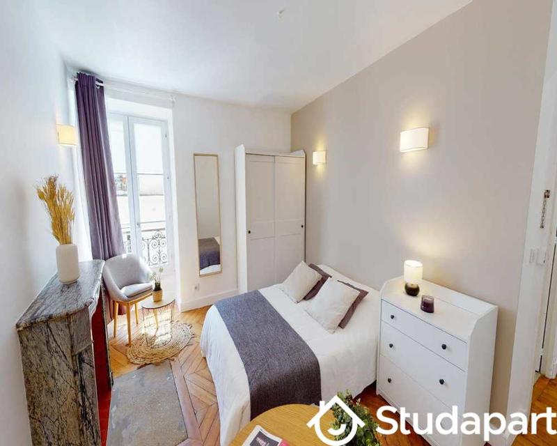 Chambre - 80 m² - 1 pièce