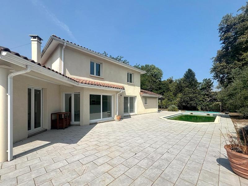 Maison contemporaine - 158 m² - 7 pièces