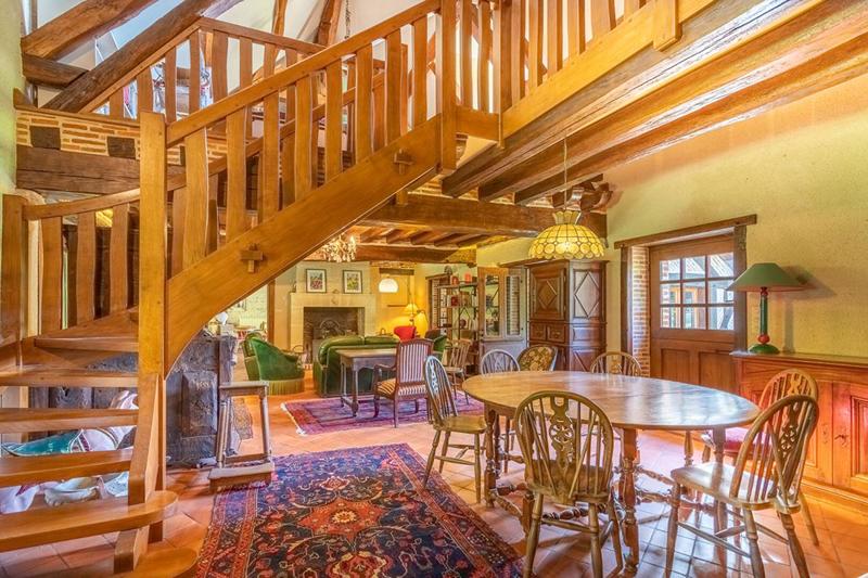 Propriété - 270 m² - 12 pièces