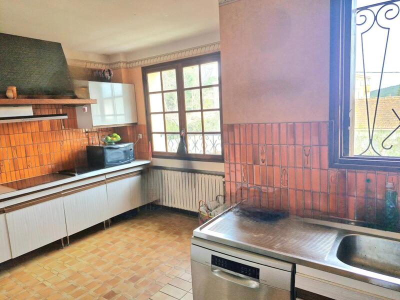 Appartement - 144 m² - 6 pièces