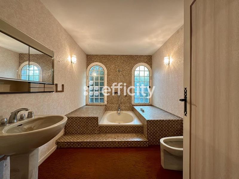 Maison - 183 m² - 5 pièces