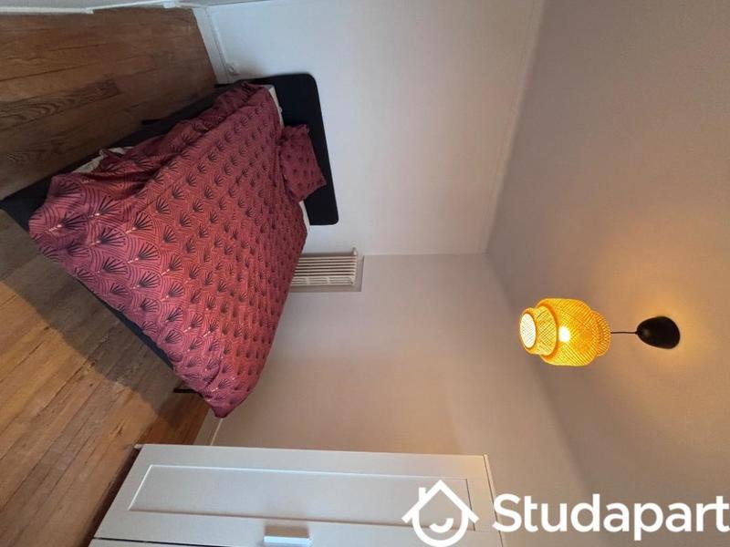 Chambre - 11 m² - 1 pièce