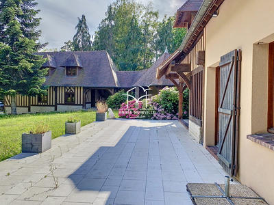 Maison - 136 m² - 9 pièces